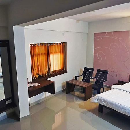 Hotel Radha Pangala Екстериор снимка