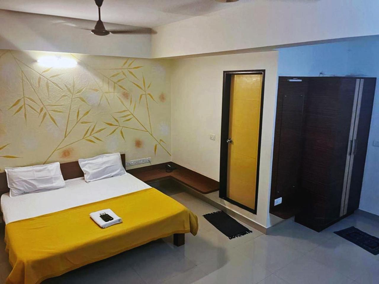 Hotel Radha Pangala Екстериор снимка