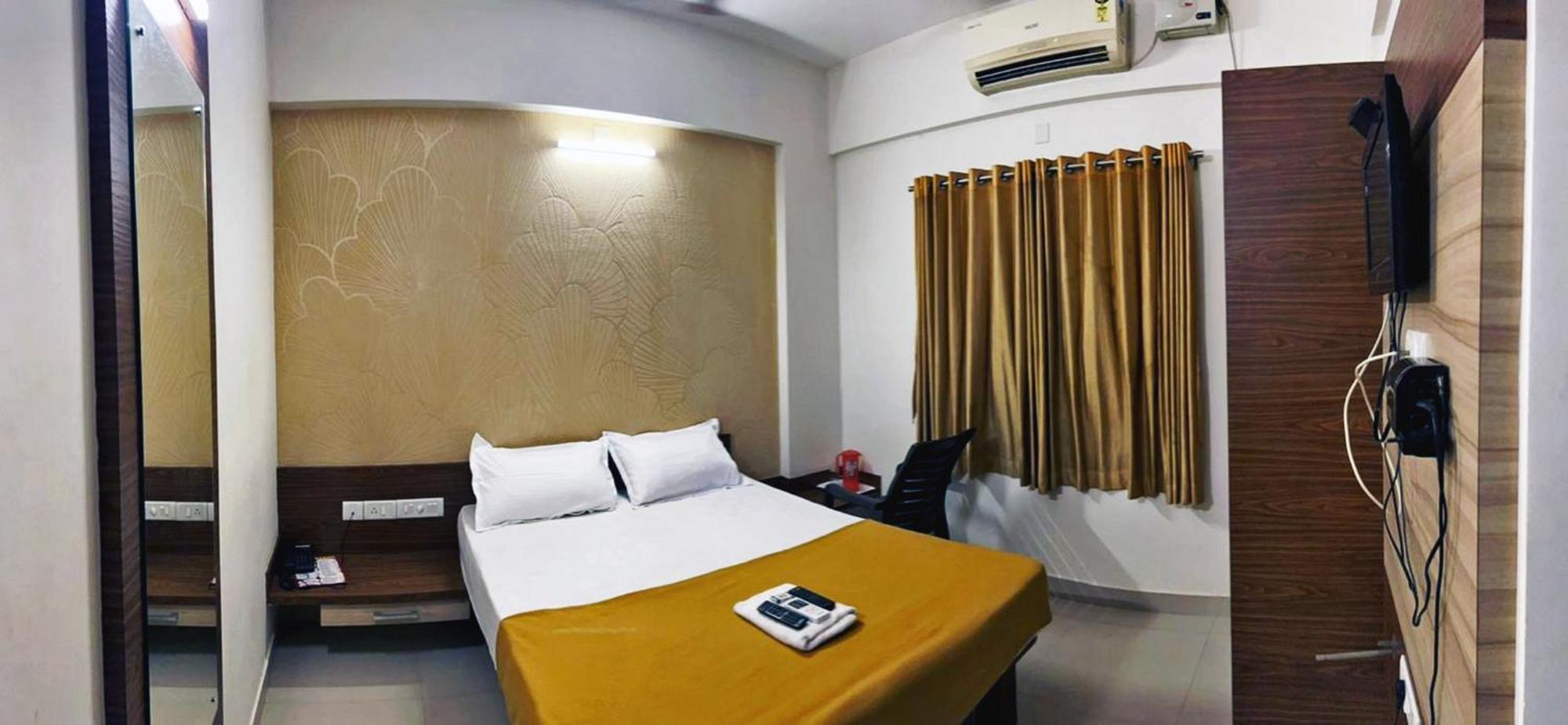 Hotel Radha Pangala Екстериор снимка